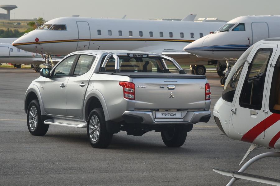  Mitsubishi Triton Double Cab 2017 года  (ZA) (фото 21 из 30)